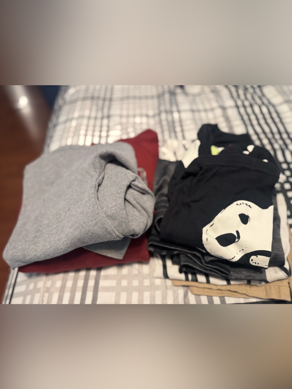 Boys Size 8 BUNDLE!! 2 sweatshirts, Baseball & Shirts set+ jogger & Halloween t